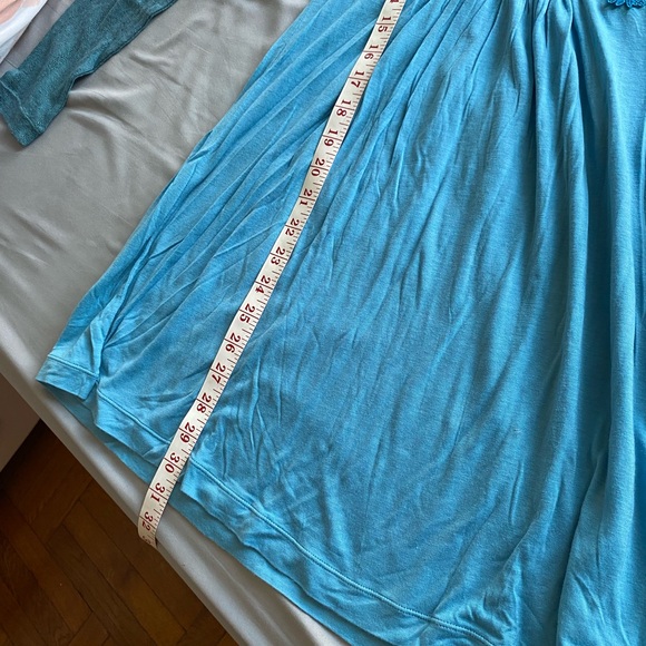 FREE PEOPLE Vintage Top Long Sleeve Keyhole Back front Lace Detail Size S - Picture 10 of 12